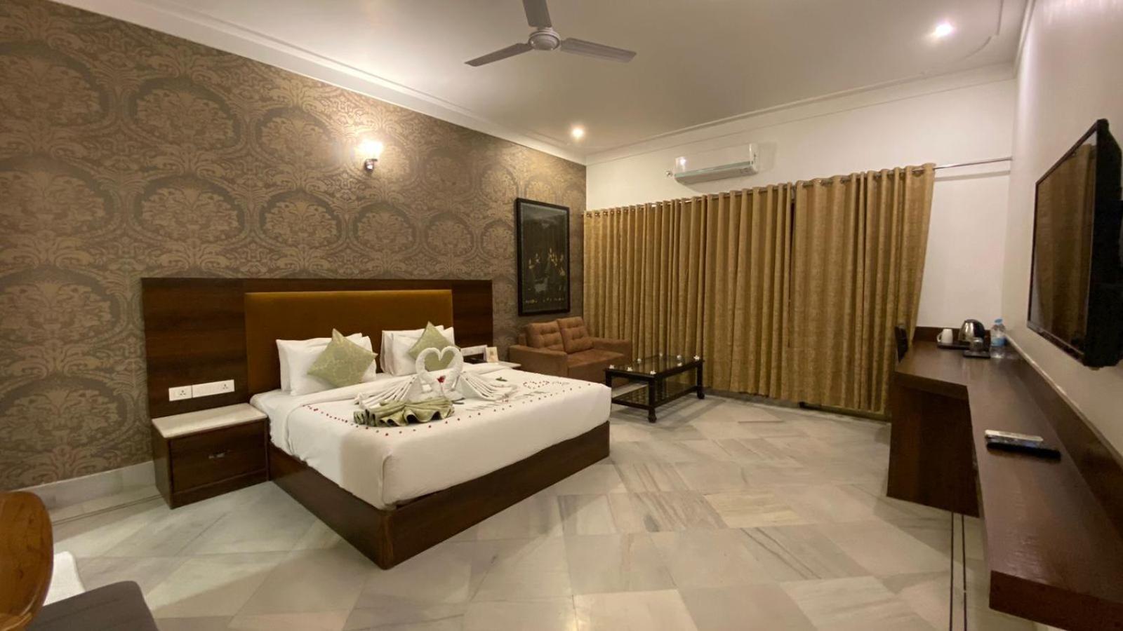 Mewar Palace Resort And Spa Udaipur Exterior foto