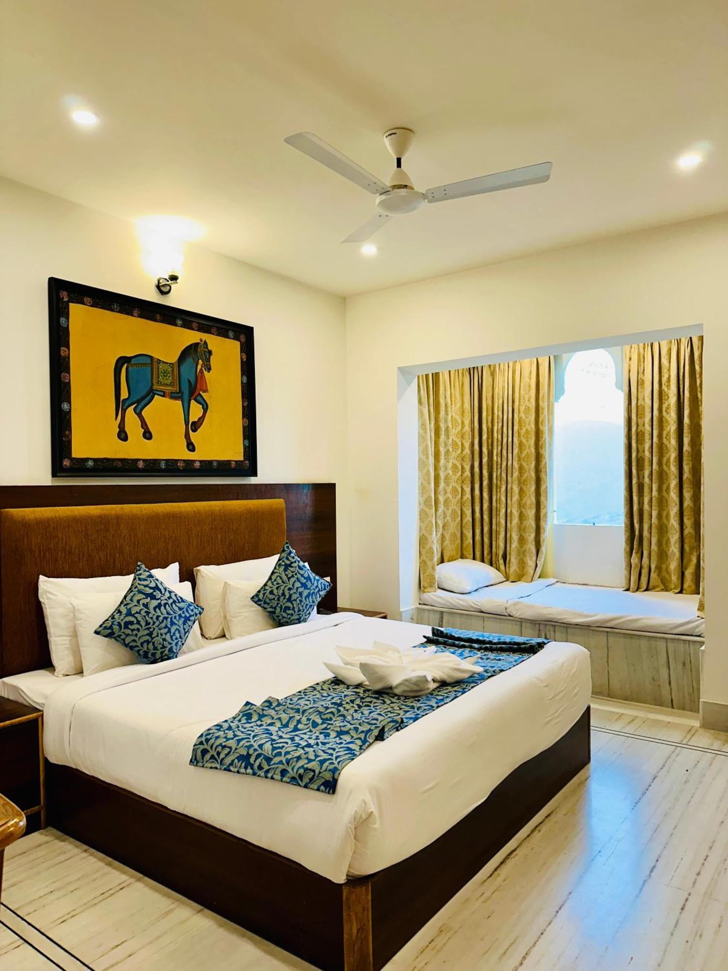Mewar Palace Resort And Spa Udaipur Exterior foto